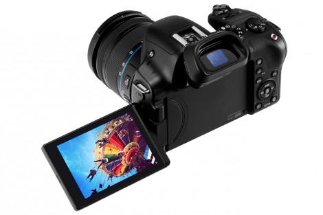 samsung-nx30-a-ajuns-in-romania-camera-smart-are-20-3mp